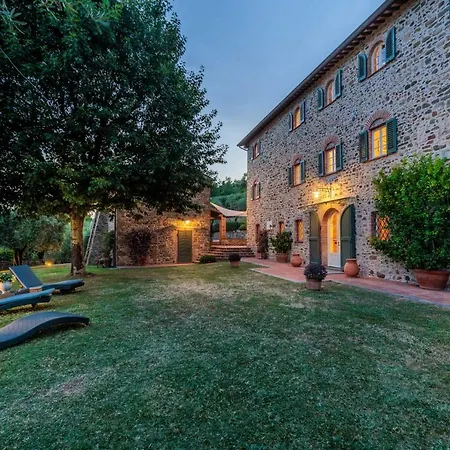 Rapondi, A Stone Farmhouse With Incredible View Lucques