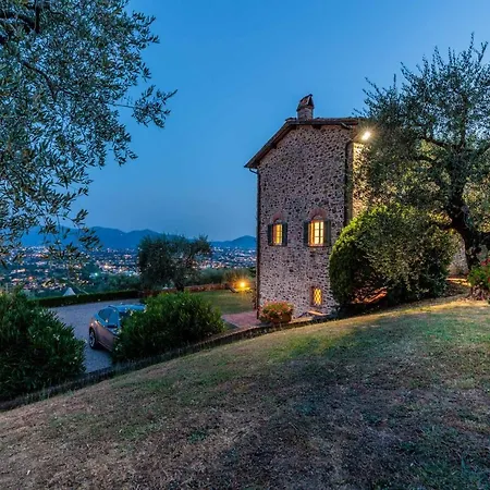 Rapondi, A Stone Farmhouse With Incredible View Lucques