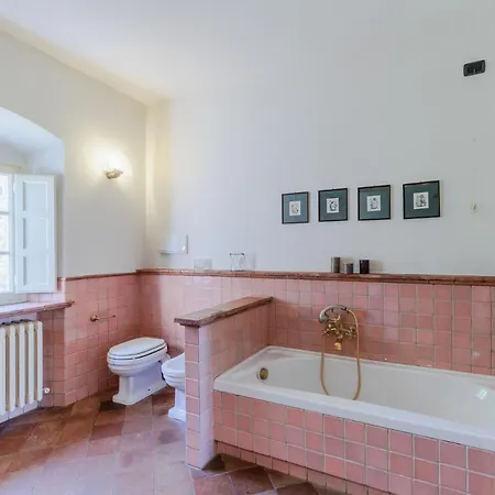 Villa Rapondi, A Stone Farmhouse With Incredible View *