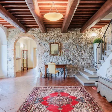 Rapondi, A Stone Farmhouse With Incredible View Lucca