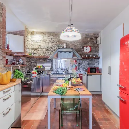 Rapondi, A Stone Farmhouse With Incredible View * Lucques