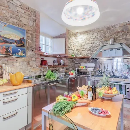 Villa Rapondi, A Stone Farmhouse With Incredible View