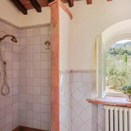 Villa Rapondi, A Stone Farmhouse With Incredible View Lucques