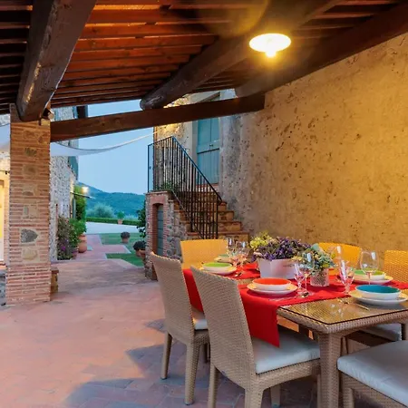 Rapondi, A Stone Farmhouse With Incredible View Lucca